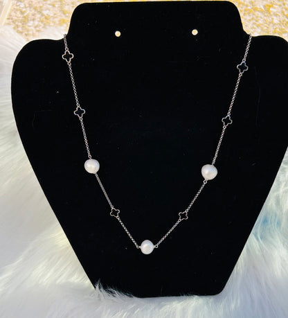 Moonlit Clover (Sterling Silver)