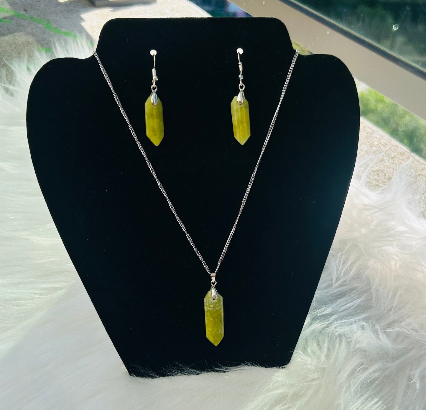 Rare Sha Maqsood Stone Set