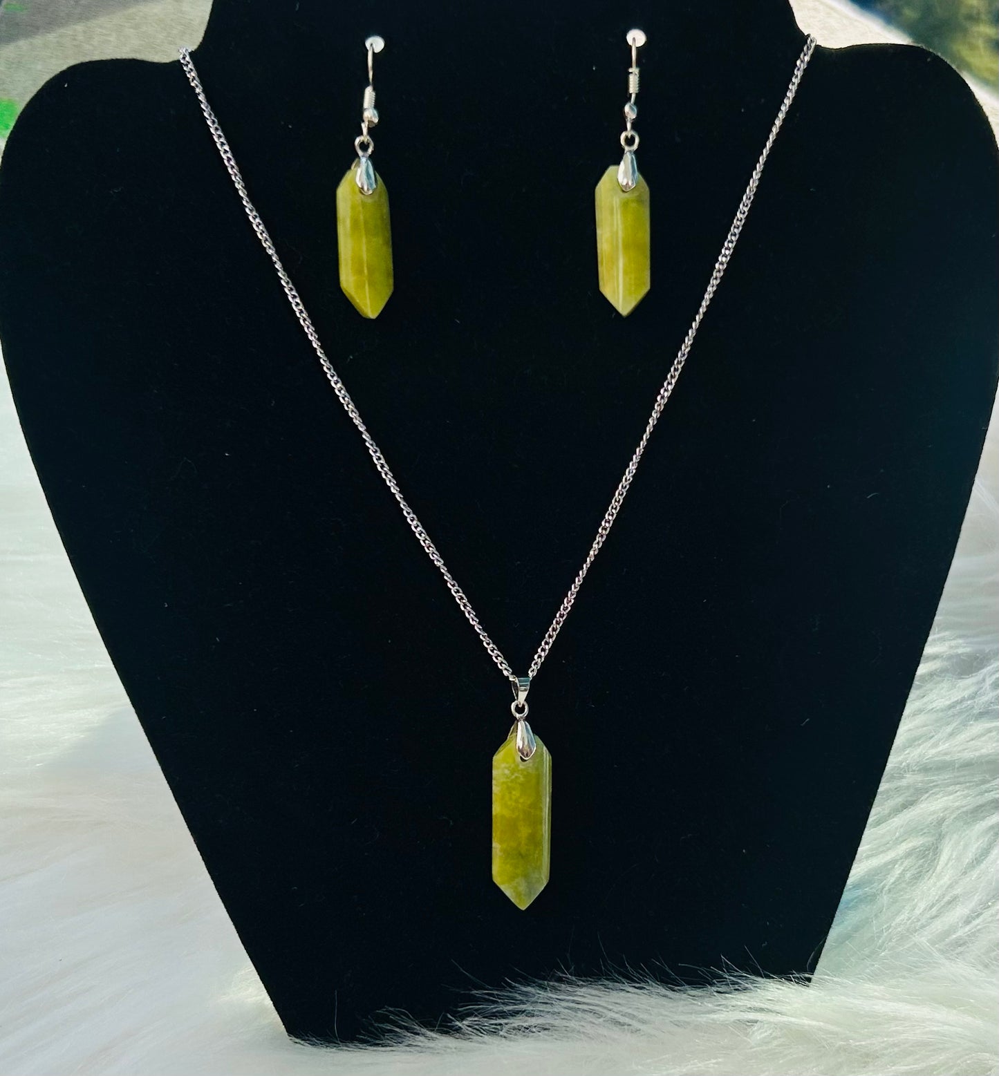 Rare Sha Maqsood Stone Set