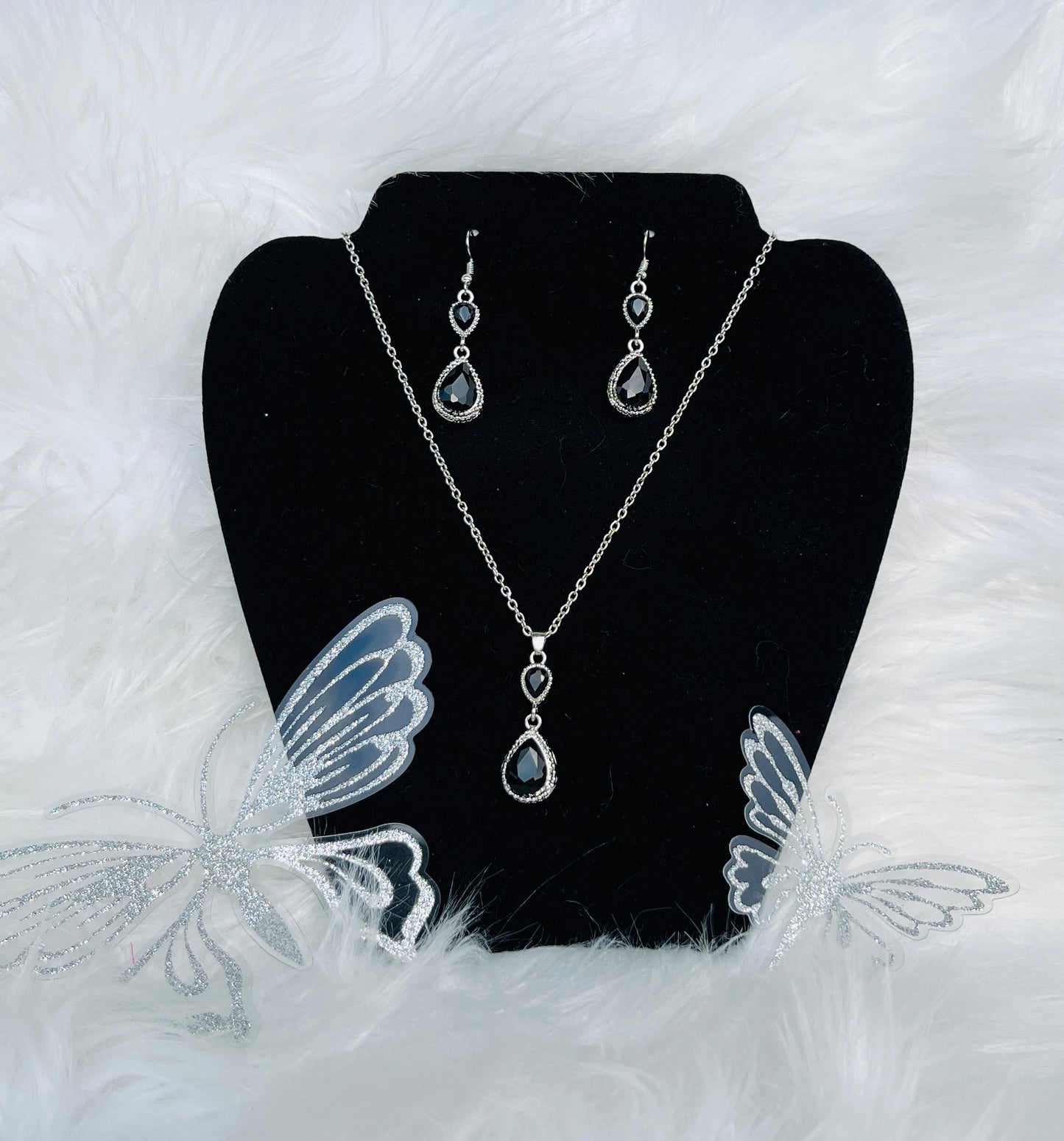 Teardrop Necklace & Earring Set