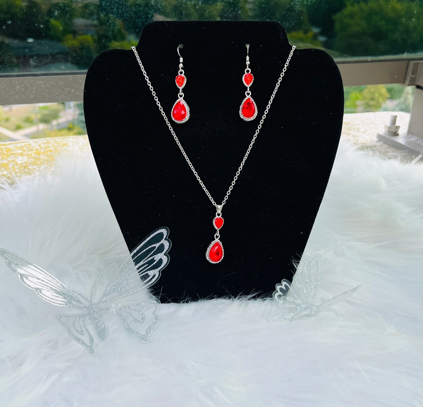 Teardrop Necklace & Earring Set