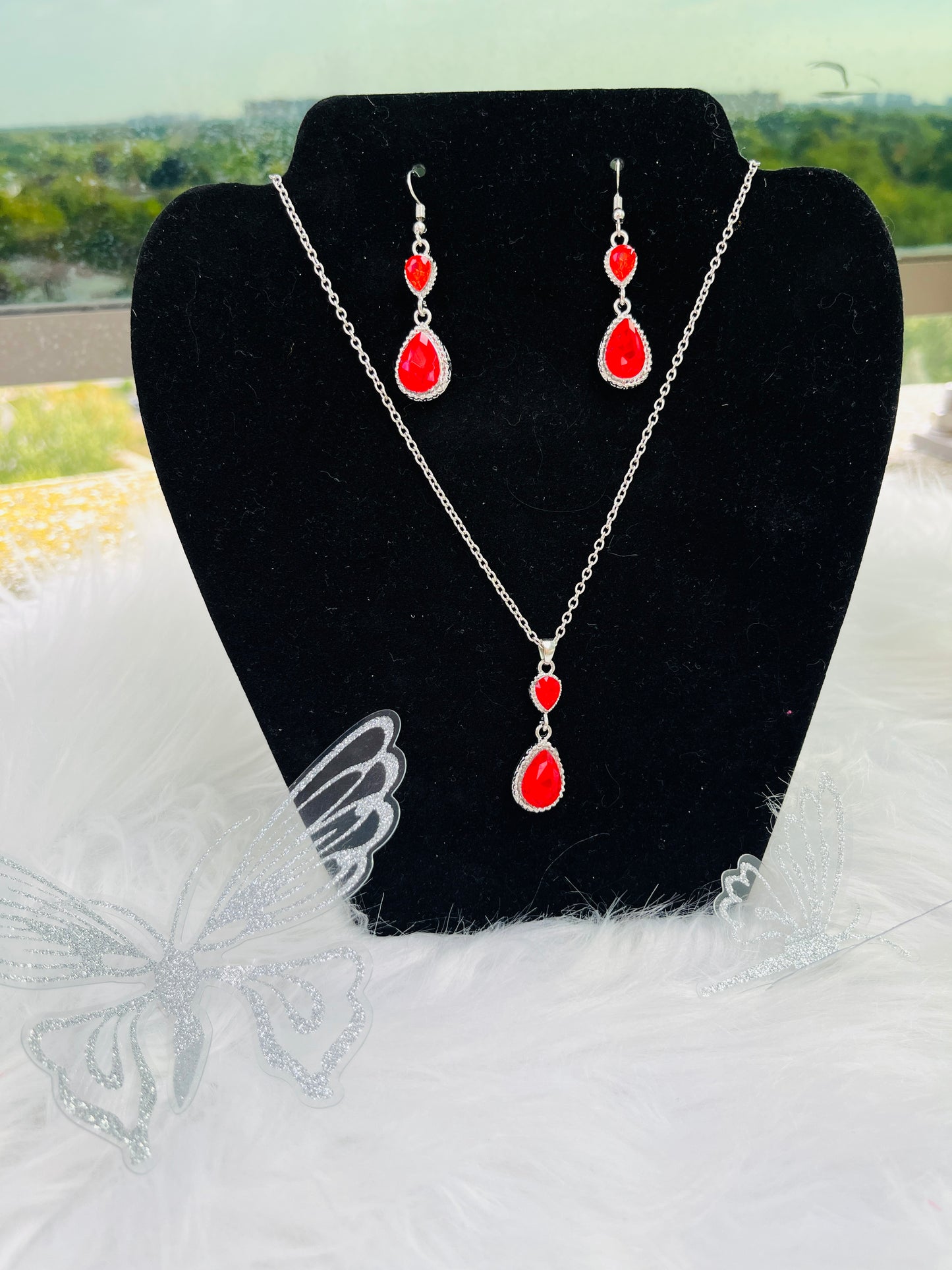 Teardrop Necklace & Earring Set